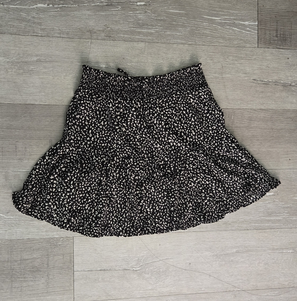 Elegant Black and White Skirt